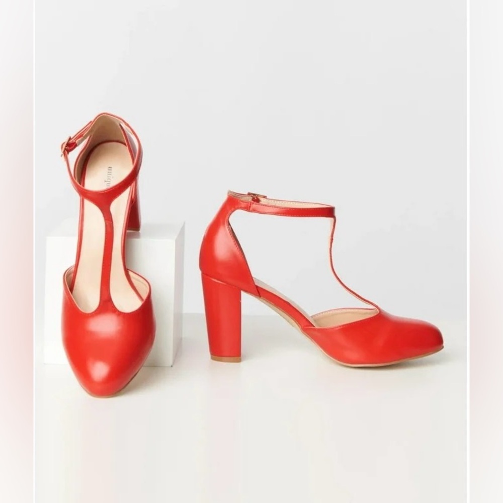 Unique Vintage 1920s Red Leatherette T-Strap Astaire Pumps, Size 5, NWT! - Picture 11 of 11
